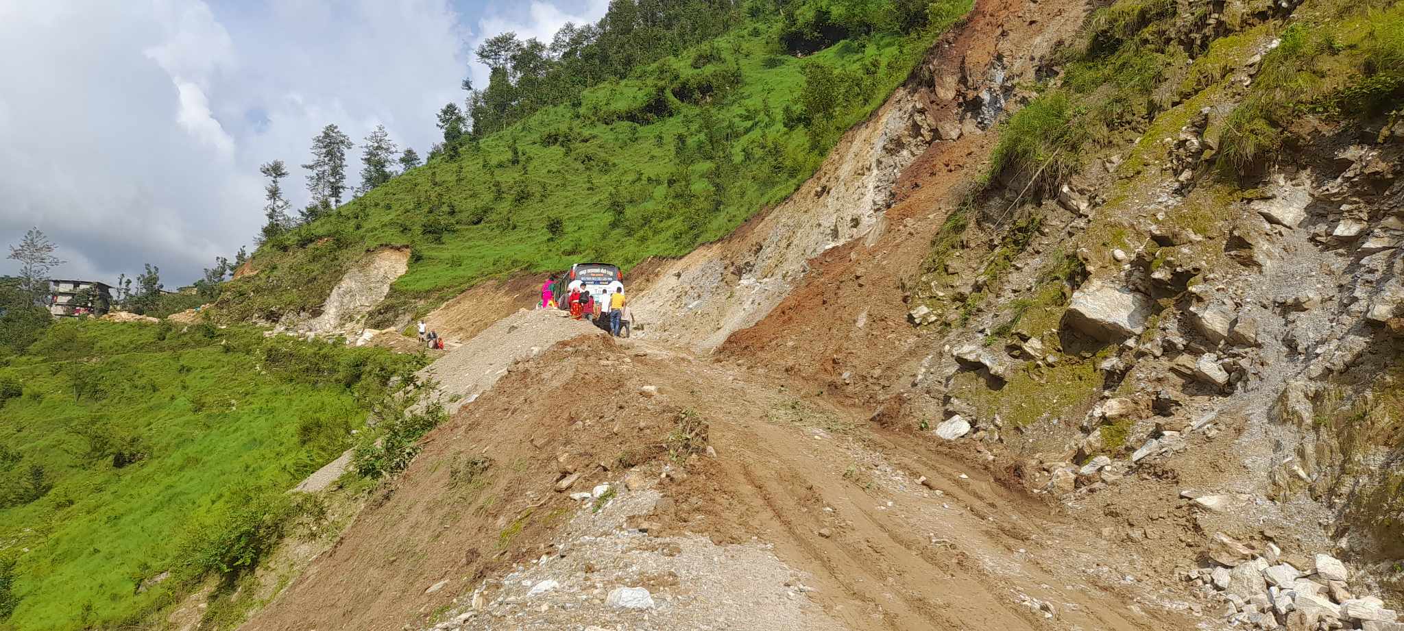 पुर्चौंडीको केन्द्र जोड्ने सडकमा जोखिमै जोखिम 